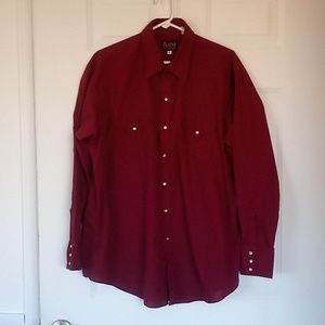 Western design men's shirt snap front, sleeves and pockets. Size XL.
